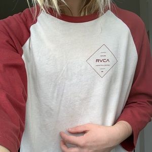 RVCA CROPPED BURGANDY BASEBALL TEE